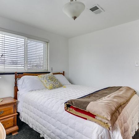 Dog-Friendly Denver Apartment With Shared Yard! Exterior photo