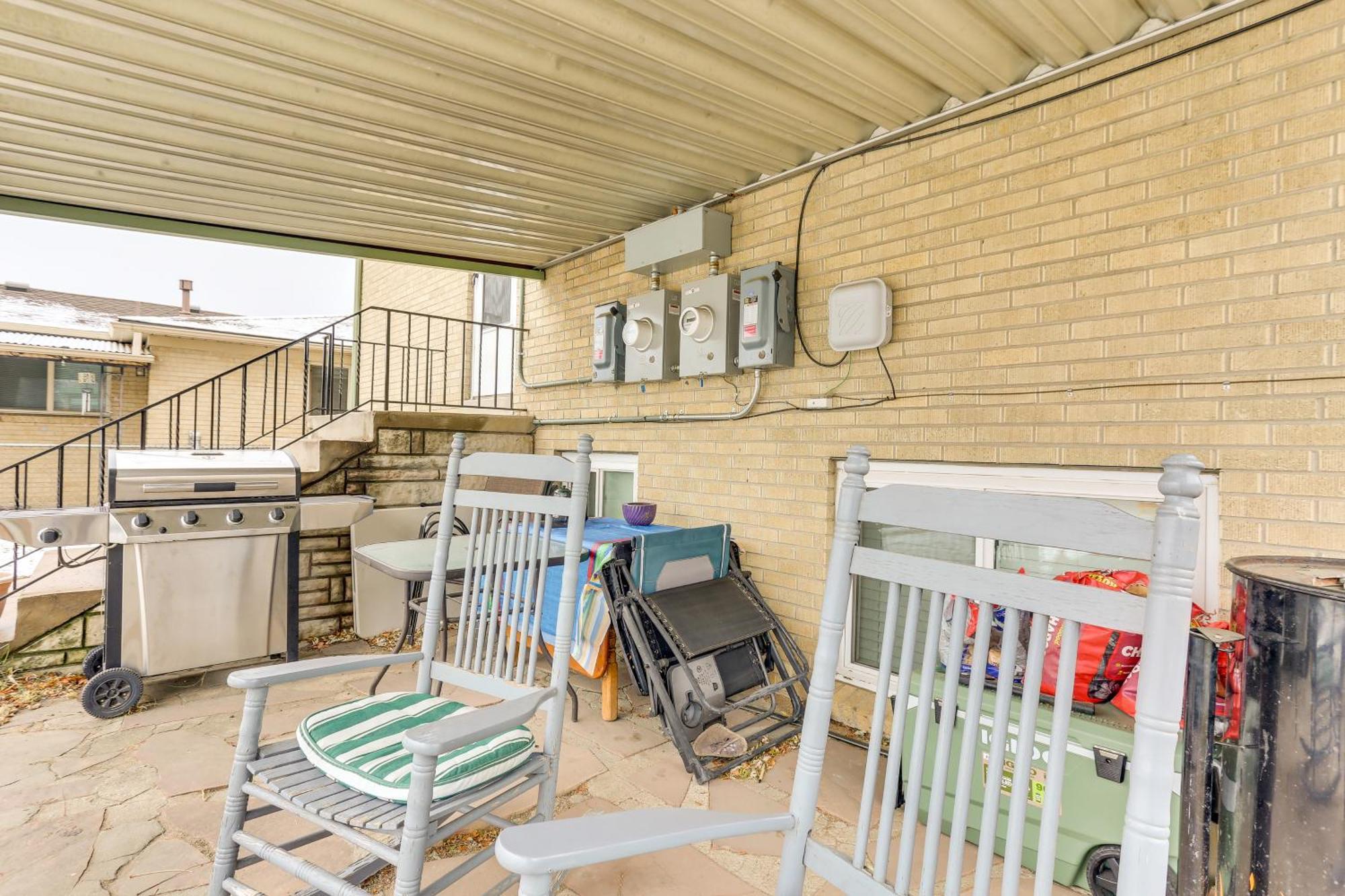 Dog-Friendly Denver Apartment With Shared Yard! Exterior photo